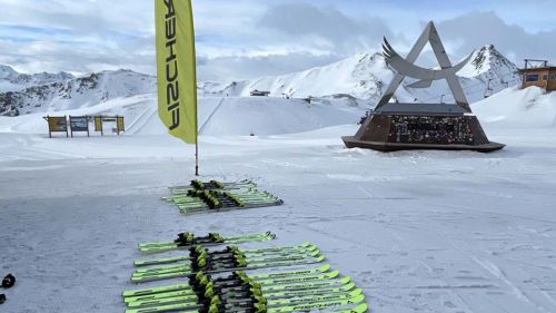 Fischer Racing Test 2023: tra Stelvio e Les Deux Alpes, ecco tutti i contatti per una grande estate sugli sci!