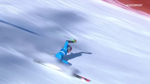 Sofia Goggia si inclina troppo e cade nella prima manche del gigante di Kronplatz