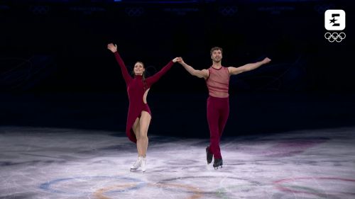 Laurence fournier beaudry/guillaume cizeron celestiali! rivivi l'esibizione dei campioni olimpici al gala di milano-cortina 202