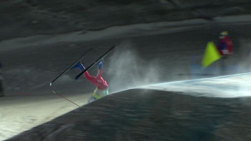 Che volo di Lubasch! La caduta dello svizzero dello skicross ad Arosa