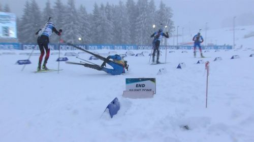 Gli sci si toccano, Jacquelin cade dopo il poligono - Biathlon, Coppa del Mondo