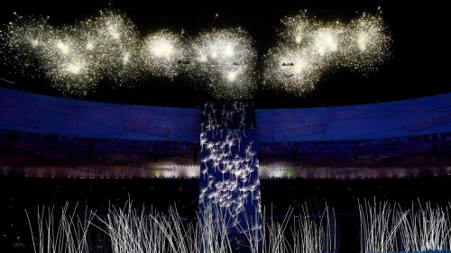Dente di leone e fuochi d'artificio: spettacolo a pechino - giochi olimpici