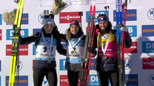 Dorothea Wierer festeggia nella 'sua' Ostersund: le immagini del podio
