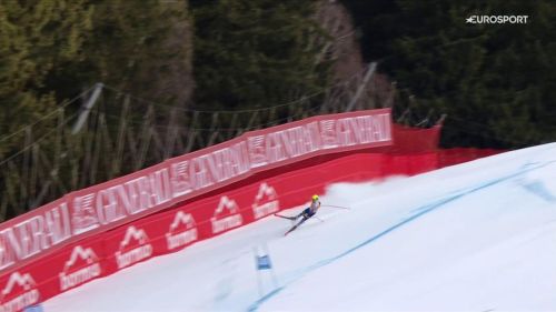 Ahi innerhofer! si sbilancia e finisce contro le protezioni durante il super g di bormio