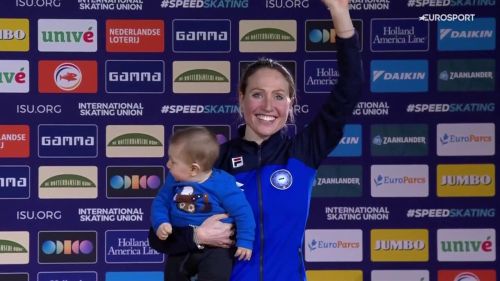 Francesca lollobrigida, che emozione agli europei! prima volta sul podio con il figlio tommaso in braccio