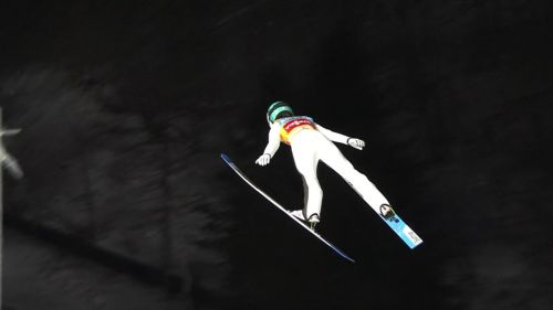 Nika Prevc non si ferma più: quinta vittoria in Coppa del Mondo a 18 anni, rivivi il salto decisivo