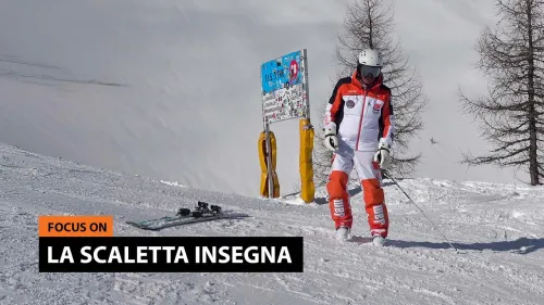 L'insegnamento della “scaletta” in curva: spigolo, equilibrio e forza per una sciata solida