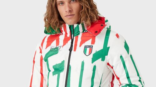 Modello nuova tuta armani