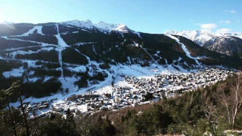 Aprica, sciare tra Valtellina e Valcamonica, piste per tutti i livelli e la notturna più lunga d'Europa