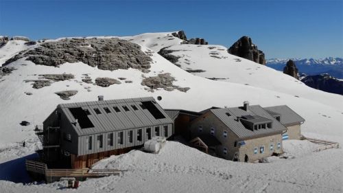 Il Rifugio Boè riapre dopo la ristrutturazione - Val di Fassa