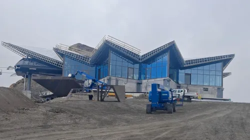 Il domani di Pila si avvicina con la nuova cabinovia, novità non solo per gli sciatori.