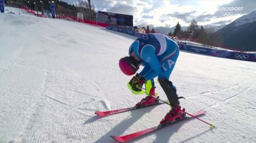 Alex vinatzer si dispera: slalom da dimenticare, medaglia sfumata. il video da bormio