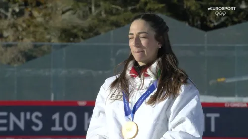 Lisa Vittozzi non trattiene le lacrime sul gradino più alto del podio! Linno e la premiazione con loro olimpico di Vittozzi