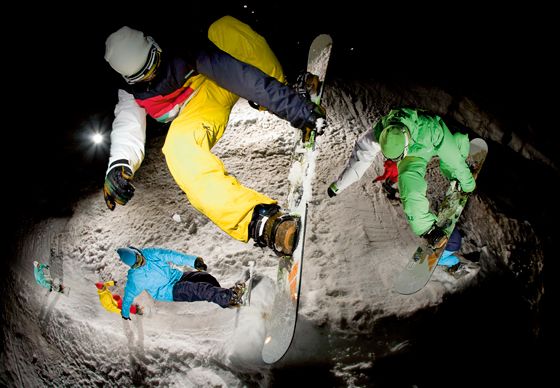 Thomas Stˆckli/Red Bull Illume Category: Sequence - Snowboard Slopestyle - Hoch-Ybrig, Switzerland Athlete: Steve Gruber
