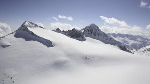 Adamello. Il più grande centro estivo per lo sci nordico?