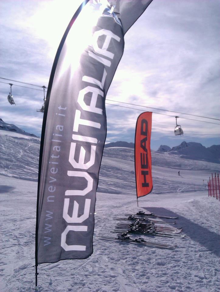Bandiere al campo base Neveitalia Ski Test