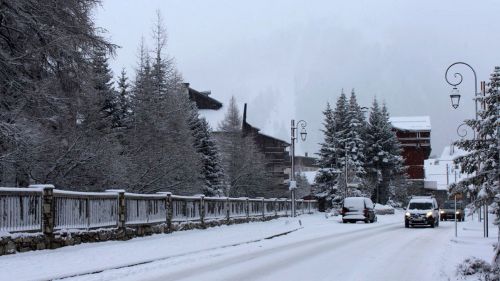 L'Inverno si consolida sull'Italia. Almeno tre impulsi artici nella prossima settimana promettono freddo e neve a bassa quota.