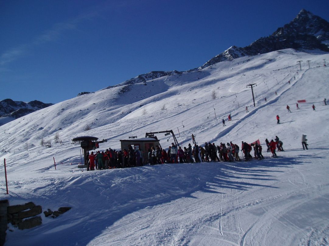 Rara foto di coda agli impianti di Crissolo