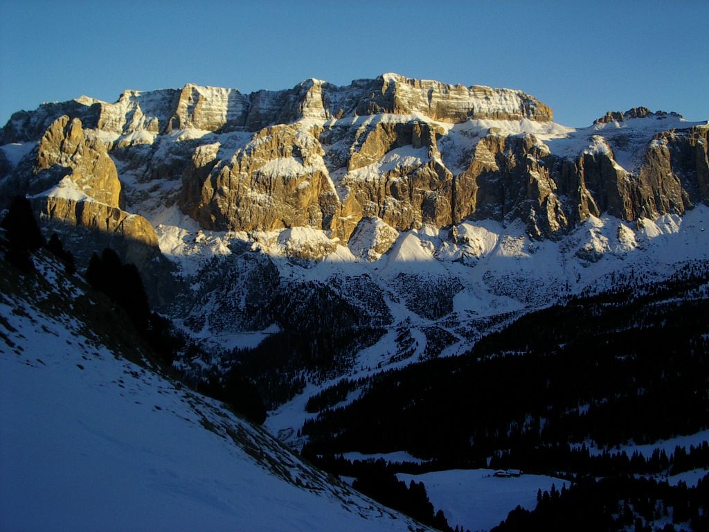 passo sella all'imbrunire