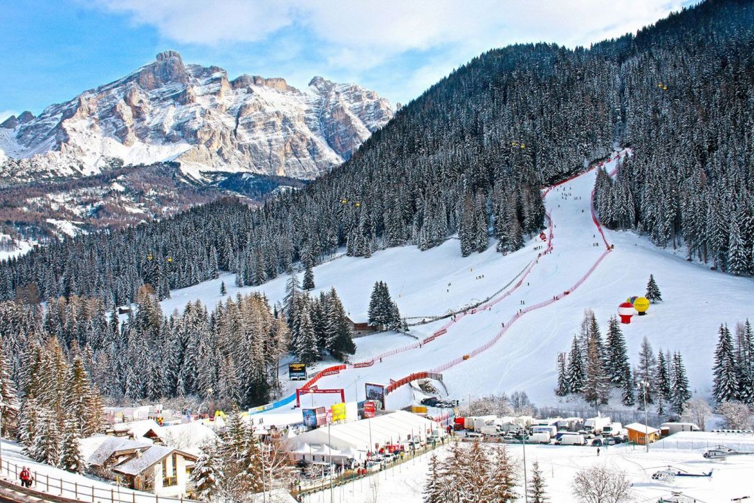 Il 16 e il 17 dicembre i campioni mondiali dello sci alpino si sfideranno nel tradizionale Slalom Gigante e nello Slalom Gigante Parallelo in notturna.