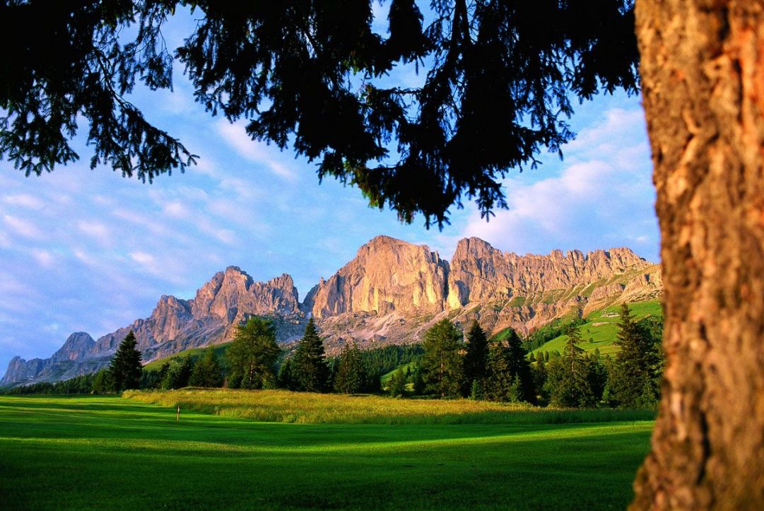 Panorami sulle dolomiti in estate