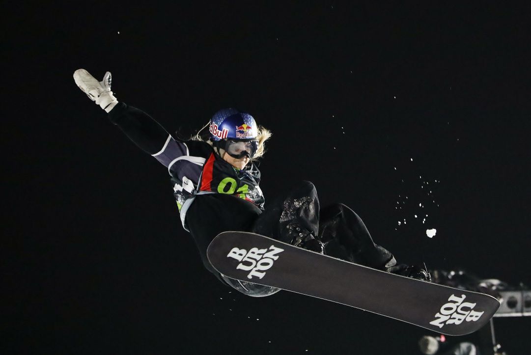 Lo scorso weekend a Skipass Modena Fiere è andata in scena una gara di Snowboard Big Air che ha visto al via tutto i migliori atleti del mondo. Niente da fare per Anna Gasser che si è dovuta accontentare del terzo gradino del podio

Photo by: Michele Dardanelli