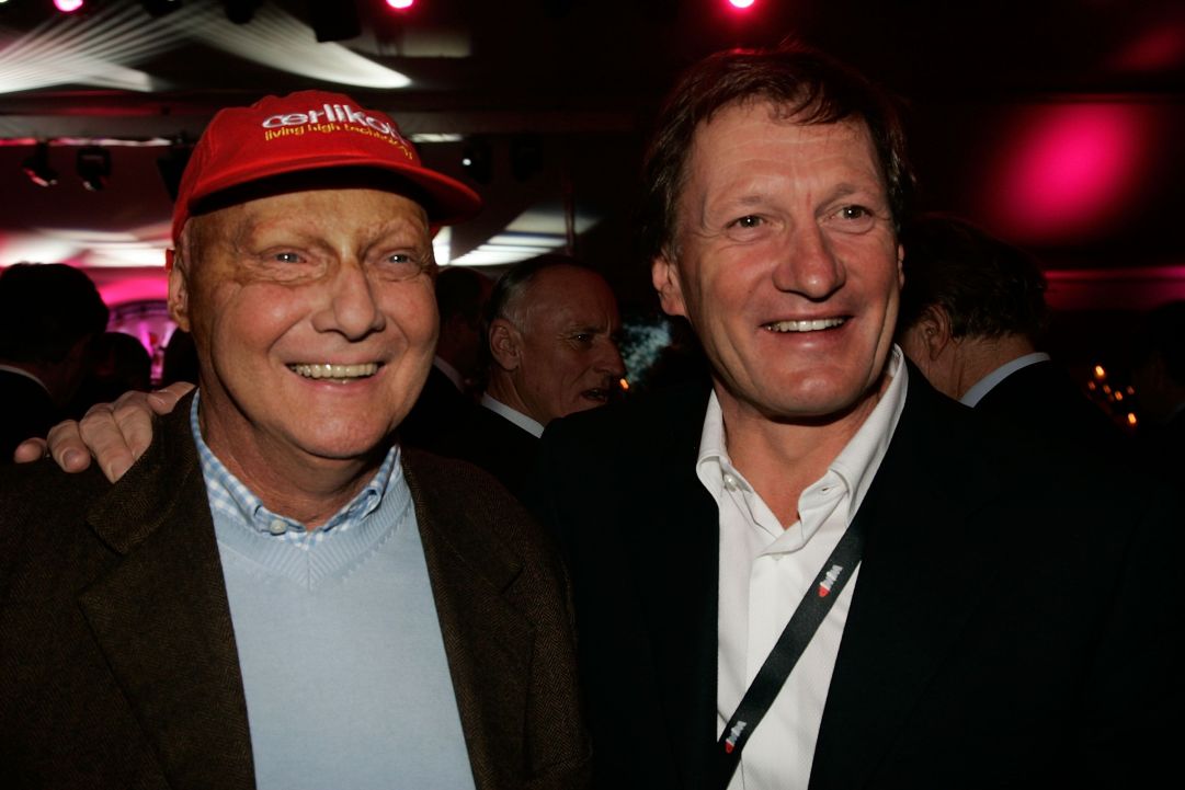 Niki Lauda ed il più forte discesista di tutti i tempi Franz Klammer. I due erano grandi amici. Niki fu ospite di Klammer in occasione del sessantesimo compleanno del carinziano