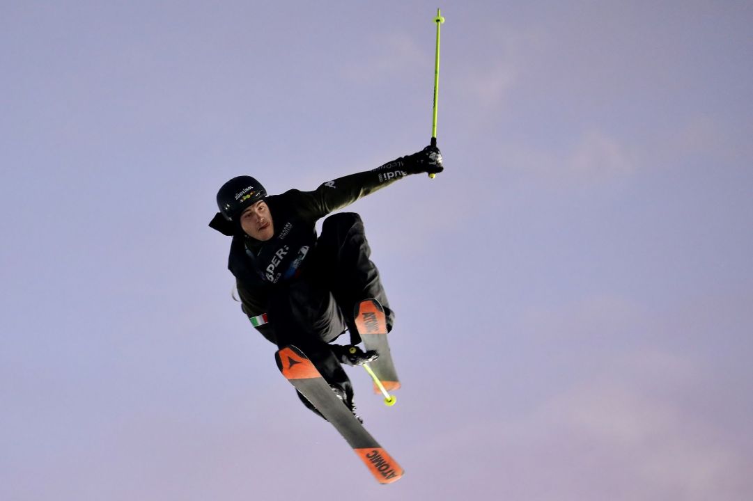 Grande spettacolo a Skipass Modena Fiere dove nel weekend sono andate in scena due gare di Coppa del Mondo di Freestyle specialità Big Air. Buona prova pure per l'azzurro che ha chiuso al decimo posto

Photo by Michele Dardanelli