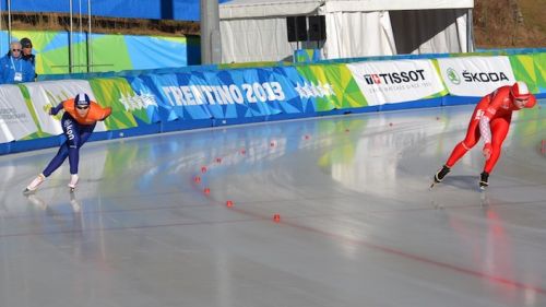 L prime gare del pattinaggio di velocità delle Universiadi nel segno di Polonia e Corea del Sud