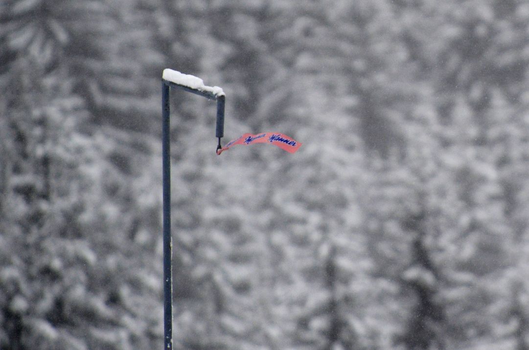 Troppo vento a Falun, il salto della prima gara di combinata nordica rinviato alle 13.00