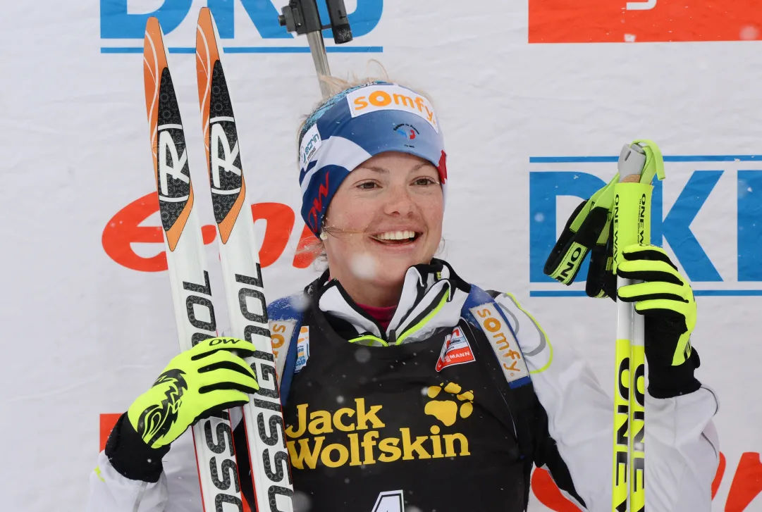 Più grave del previsto l'infortunio di Marie Dorin Habert. Forfait anche a Hochfilzen