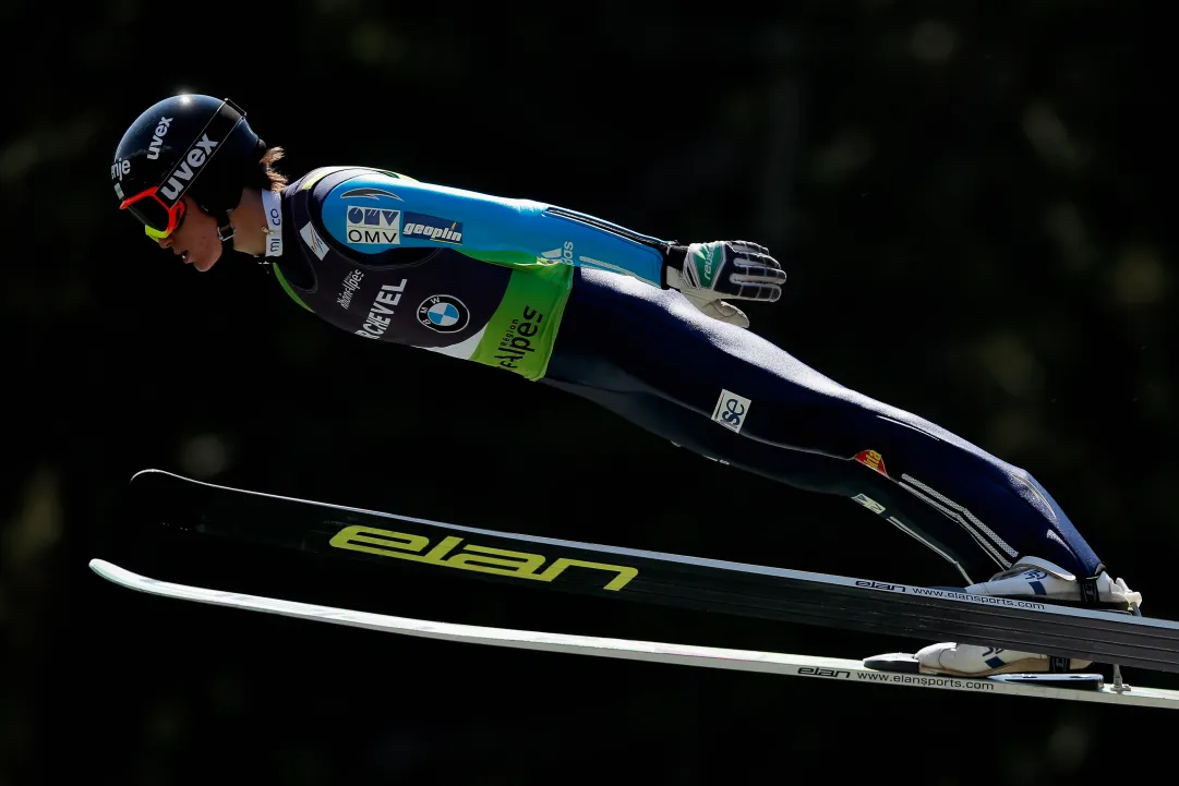 Peter Prevc domina la prima gara di Kranj. Primi punti in Coc per Michael Lunardi