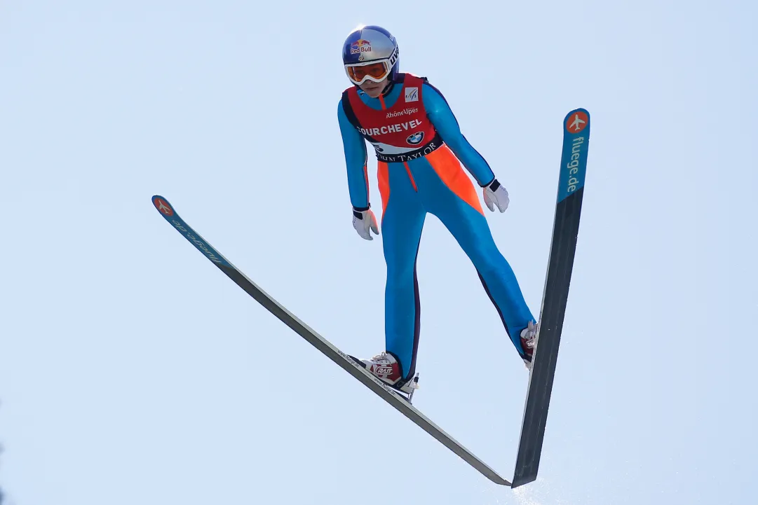 Sarah Hendrickson subito alle spalle di Sara Takanashi nella prima gara di Trondheim