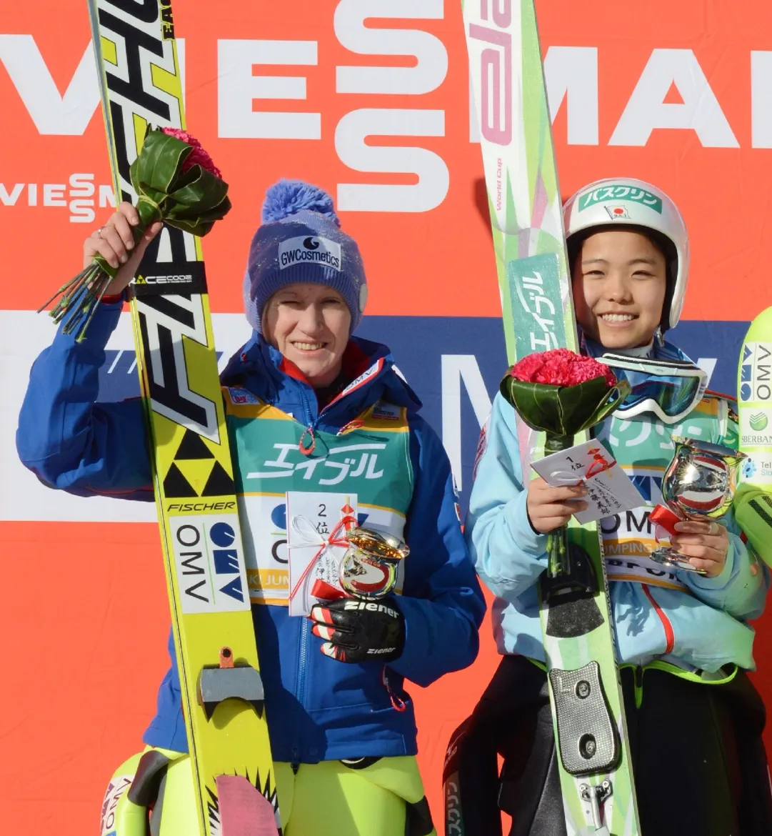 Vittoria ex aequo per Daniela Iraschko-Stolz e Sara Takanshi nella seconda gara di Ljubno