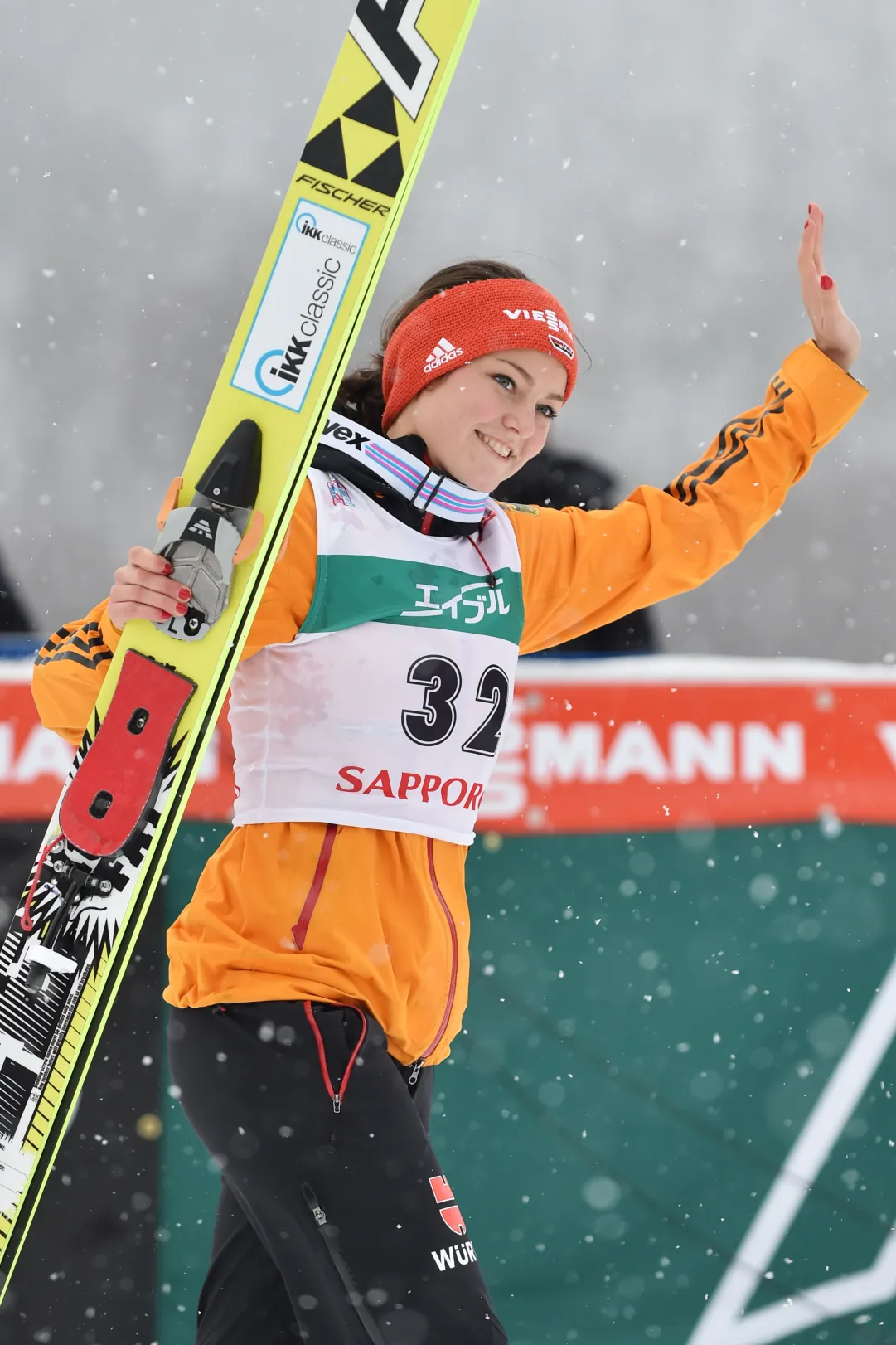 Carina Vogt regala alla Germania la prima vittoria. Sara Takanashi giù dal podio dopo 2 anni!