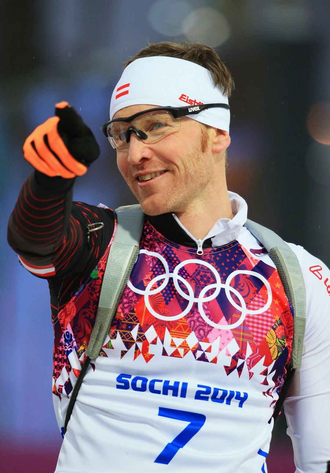 Simon Eder batte Ole Einar Bjørndalen e chiude i bersagli in 8'15