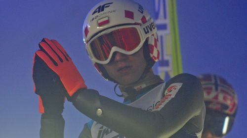 Kamil Stoch vince, Noriaki Kasai scrive la storia, Morgenstern cade