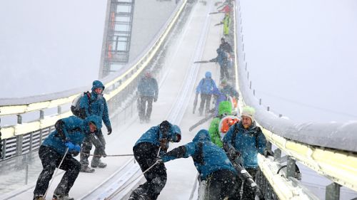 Bufera di neve su Oberstdorf, cancellata la prima gara della Tournée