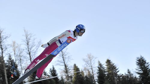 Jarl Magnus Riiber il migliore nel segmento di salto di Chaux-Neuve. Chance di top 10 per Lukas Runggaldier