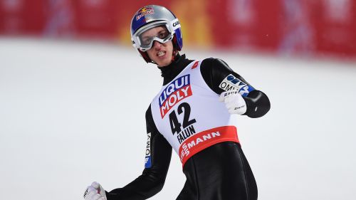 Gregor Schlierenzauer trionfa a Hinzenbach ed eguaglia Adam Malysz