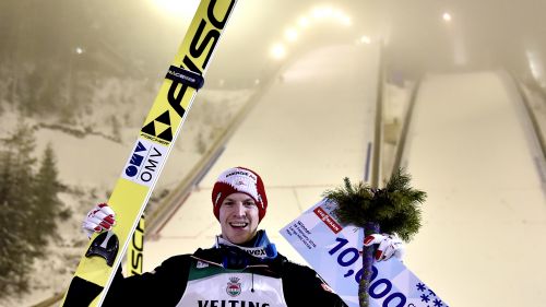 Un Patrick Chan in versione extra-lusso strappa la vittoria nei Quattro Continenti a Boyang Jin