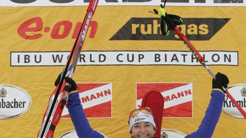 Anna Carin Olofsson vola sugli sci e trionfa in stile Magdalena Forsberg