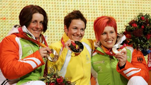Torino 2006. L'oro di Anna Carin Olofsson e l'ultimo giro di 'Turbo-Disl' chiudono i Giochi