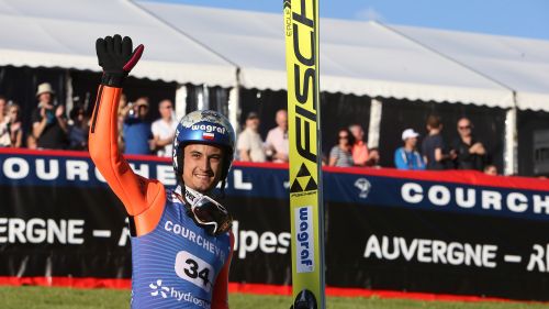 Jurij Tepes rimonta e vince sul filo di lana nella Coc di Klingenthal. Niente pettorale-extra per l’Italia