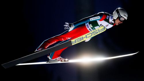 Ronny Hornschuh sulla graticola e solo 2 svizzeri cominceranno la Tournée dei 4 trampolini