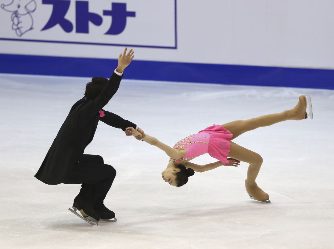 Xiao Yu e Yang Jin sbancano Tallinn con il nuovo primato personale. Cinque coppie russe in finale