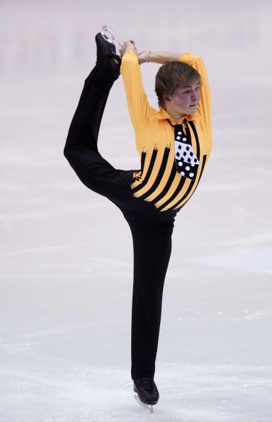 Mikhail Kolyada porta a scuola Jason Brown nel corto del Nepela Trophy