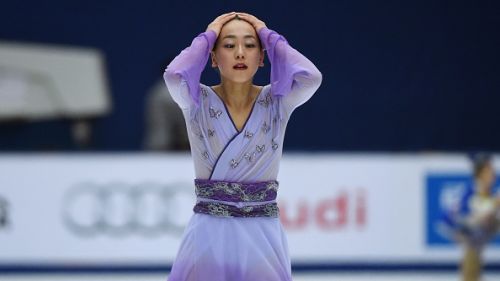 Mao Asada vince la Cup of China rintuzzando la rimonta di Rika Hongo