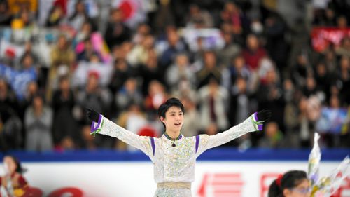 Yuzuru Hanyu scava un solco profondo tra sè e il resto del mondo 