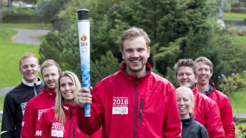 Gregor Schlierenzauer trionfa a Hinzenbach ed eguaglia Adam Malysz